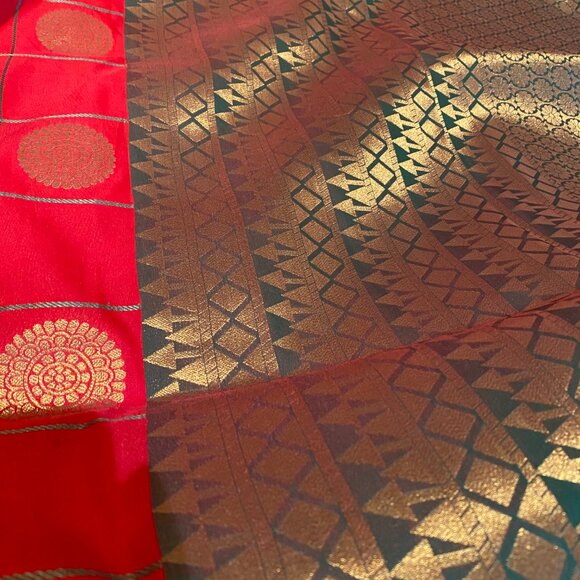 Red with Green check Indian traditional soft silk saree for women - Picture 8 of 16